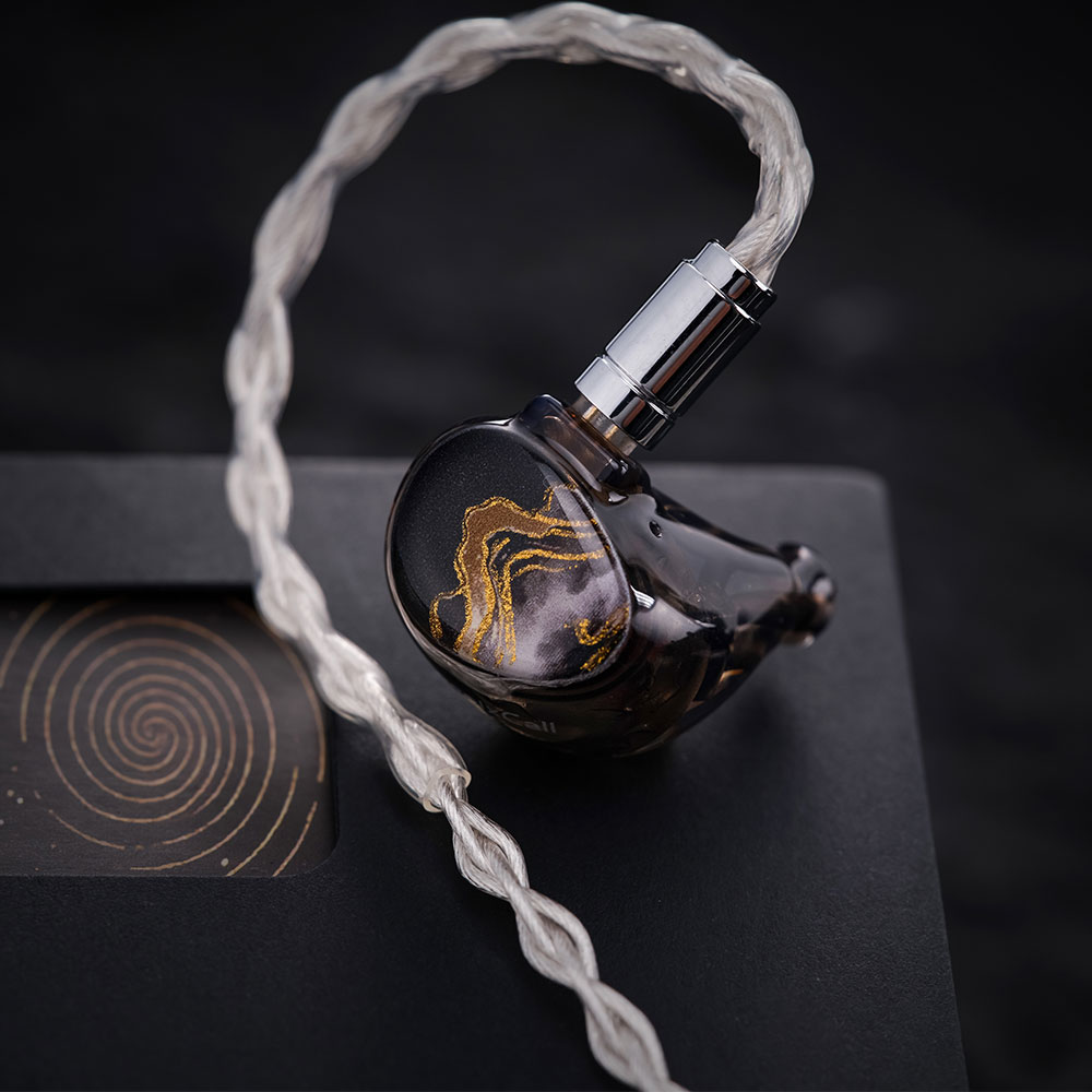 سماعات أذن جديدة من نوع Celest - مراجعة In Ear Monitor Iem وسعره